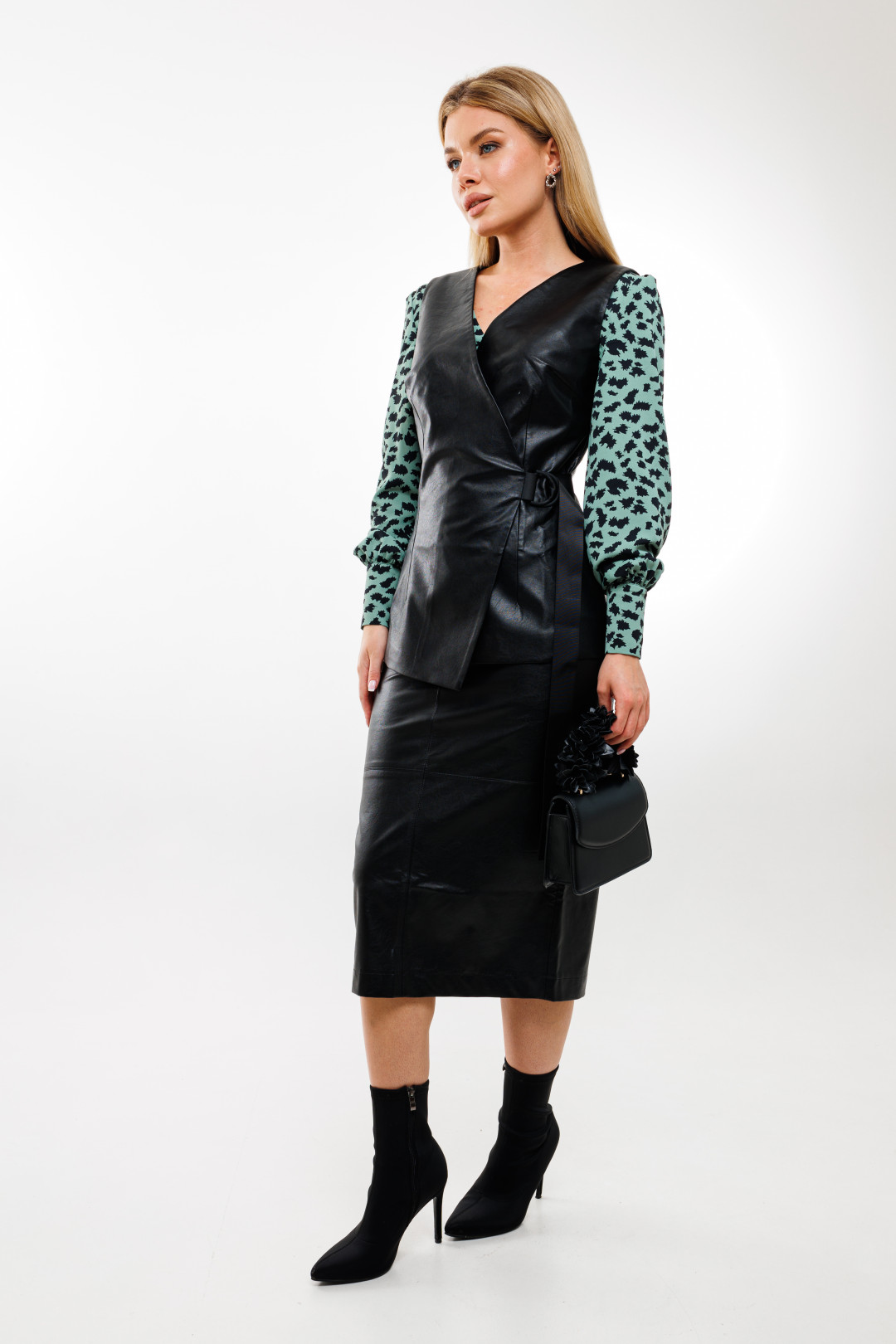 Жилет Ambera style 1063 black